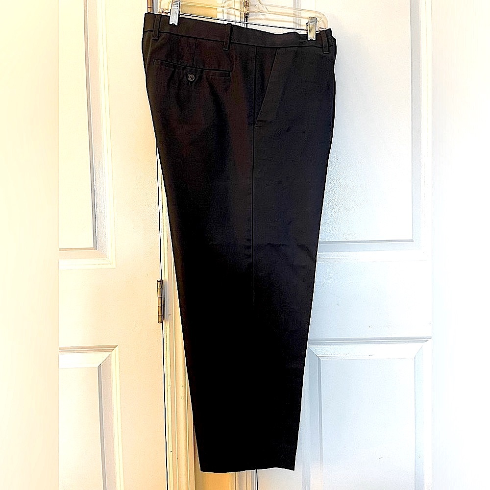 Gap fit Navy Blue Khaki Pant!  Size 38x28 / Size 18!  Great for everyday wear!